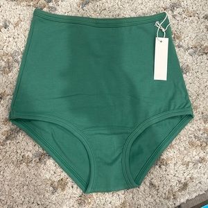 NWT ARQ high rise briefs in Verdant XS